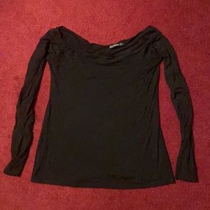 Sarin Mathews black long sleeve shirt size M